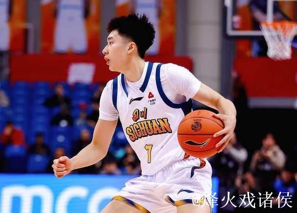 19岁天才复出爆发轰20+6+5！中国男篮新星崭露头角冲击最佳新秀