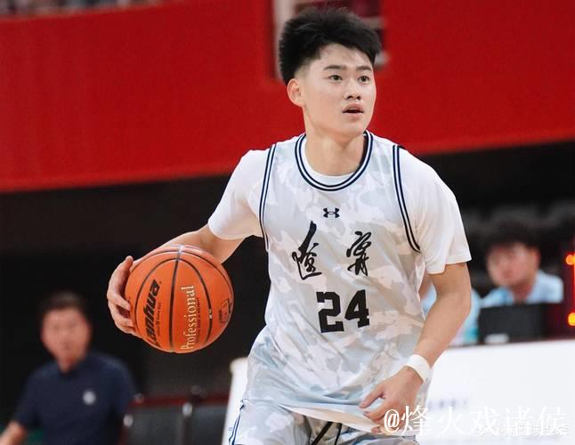 19岁天才复出爆发轰20+6+5！中国男篮新星崭露头角冲击最佳新秀